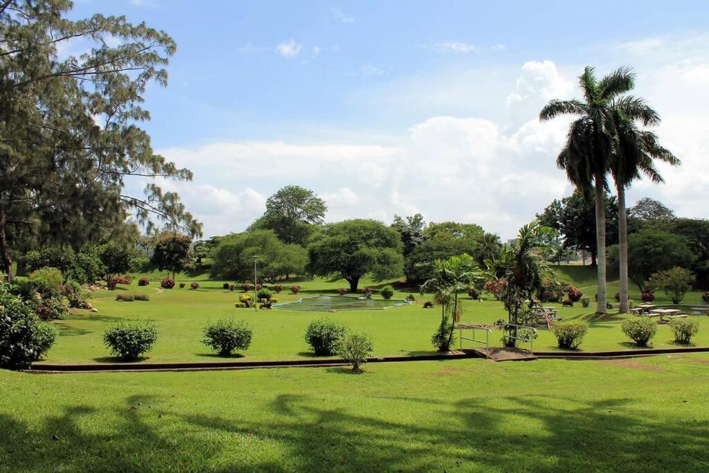 Raynebow Chateau - Chic City Getaway Port of Spain Dış mekan fotoğraf